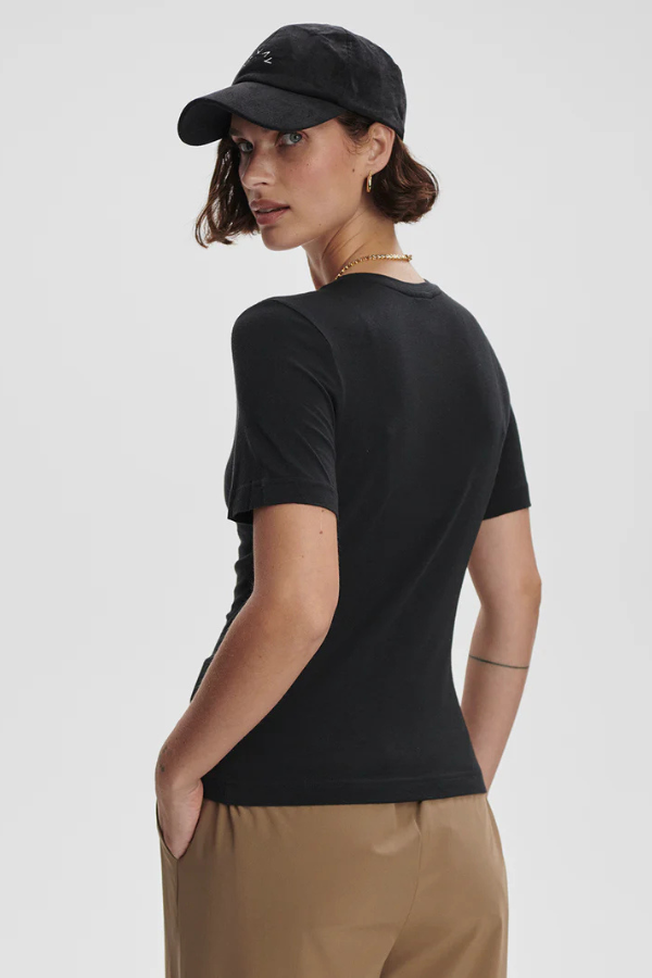 REGINA FITTED TEE - BLACK