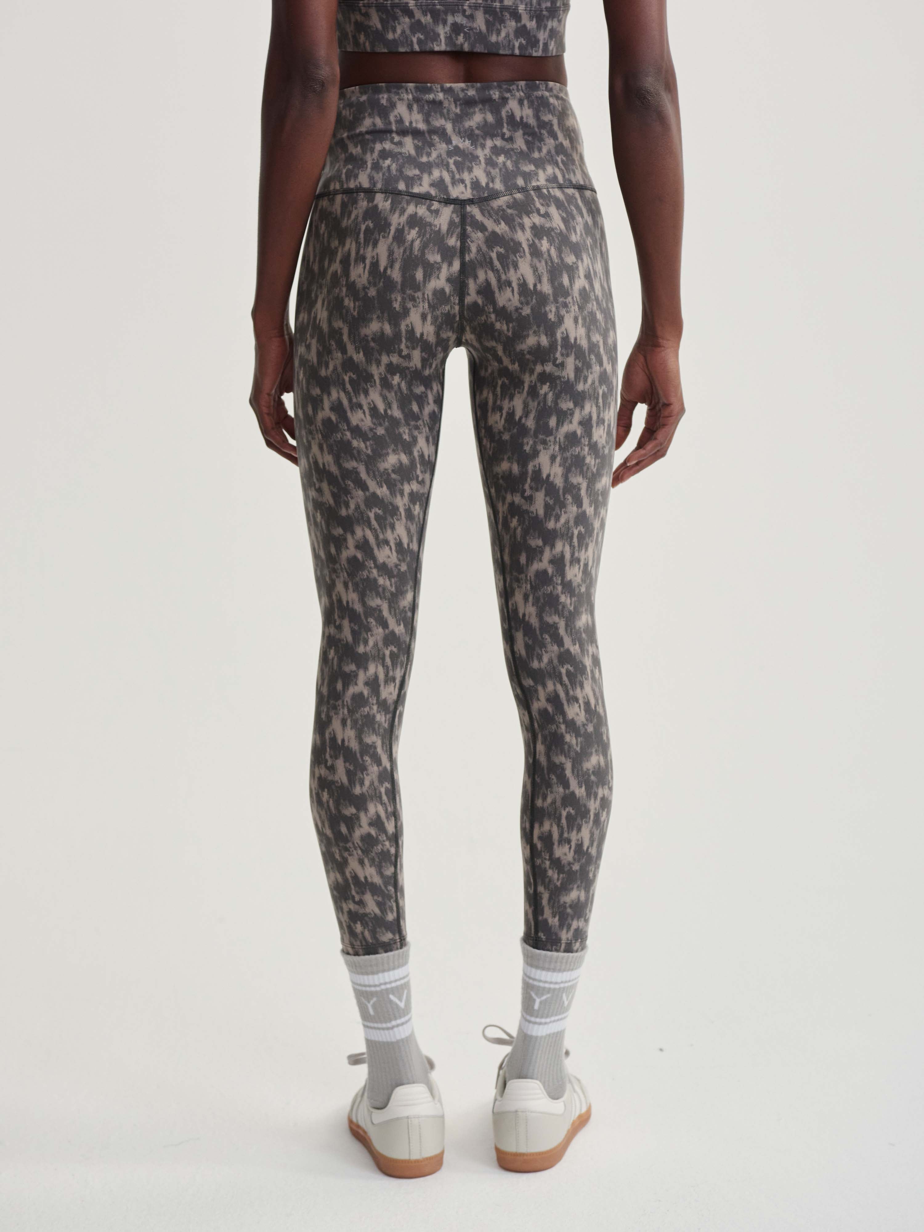 LET'S MOVE HIGH LEGGING 25 - ABSTRACT MOTION TEXTURE