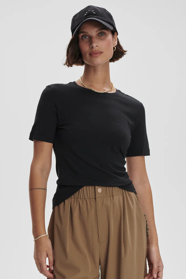 REGINA FITTED TEE - BLACK
